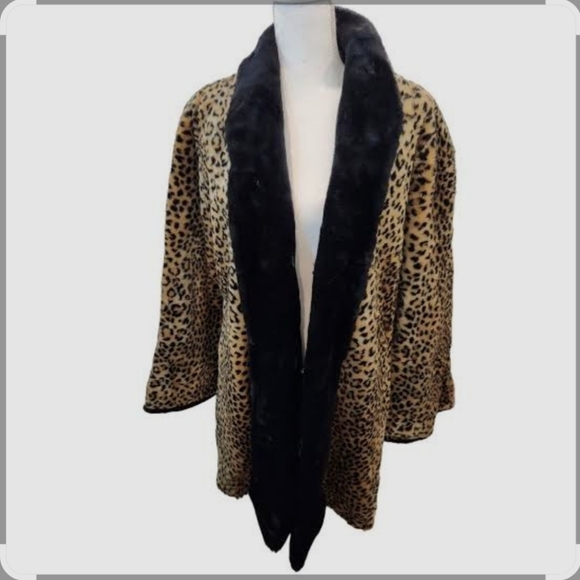 Leopard Print Faux Fur Coat with Black Trim - Picture 2 of 3